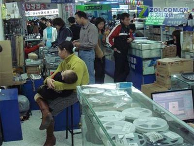 老外逛中國IT賣場有感 服務與效率的飛躍，已超越秋葉原的代理代辦模式